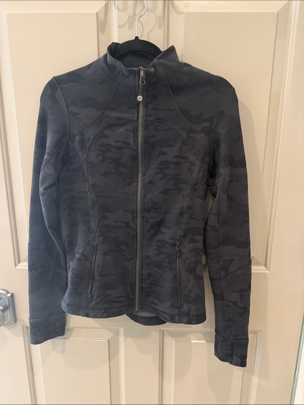 lululemon athletica Women’s Black Dark Gray Camo Zip Jacket
